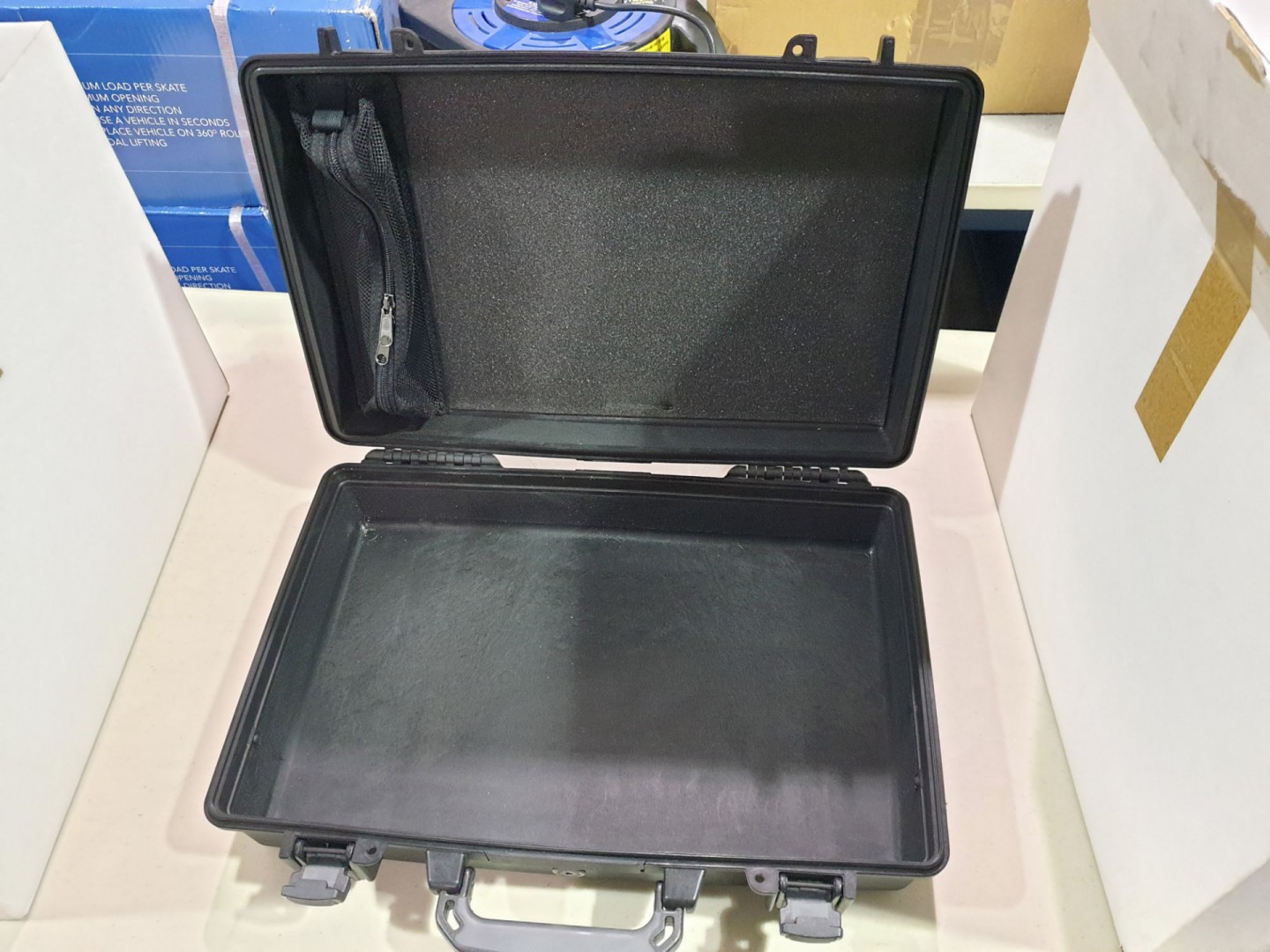 Peli 1490 black protector case (unused)