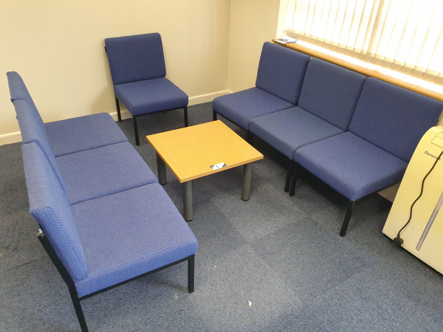 7x CBS blue upholstered reception chairs with 600x...