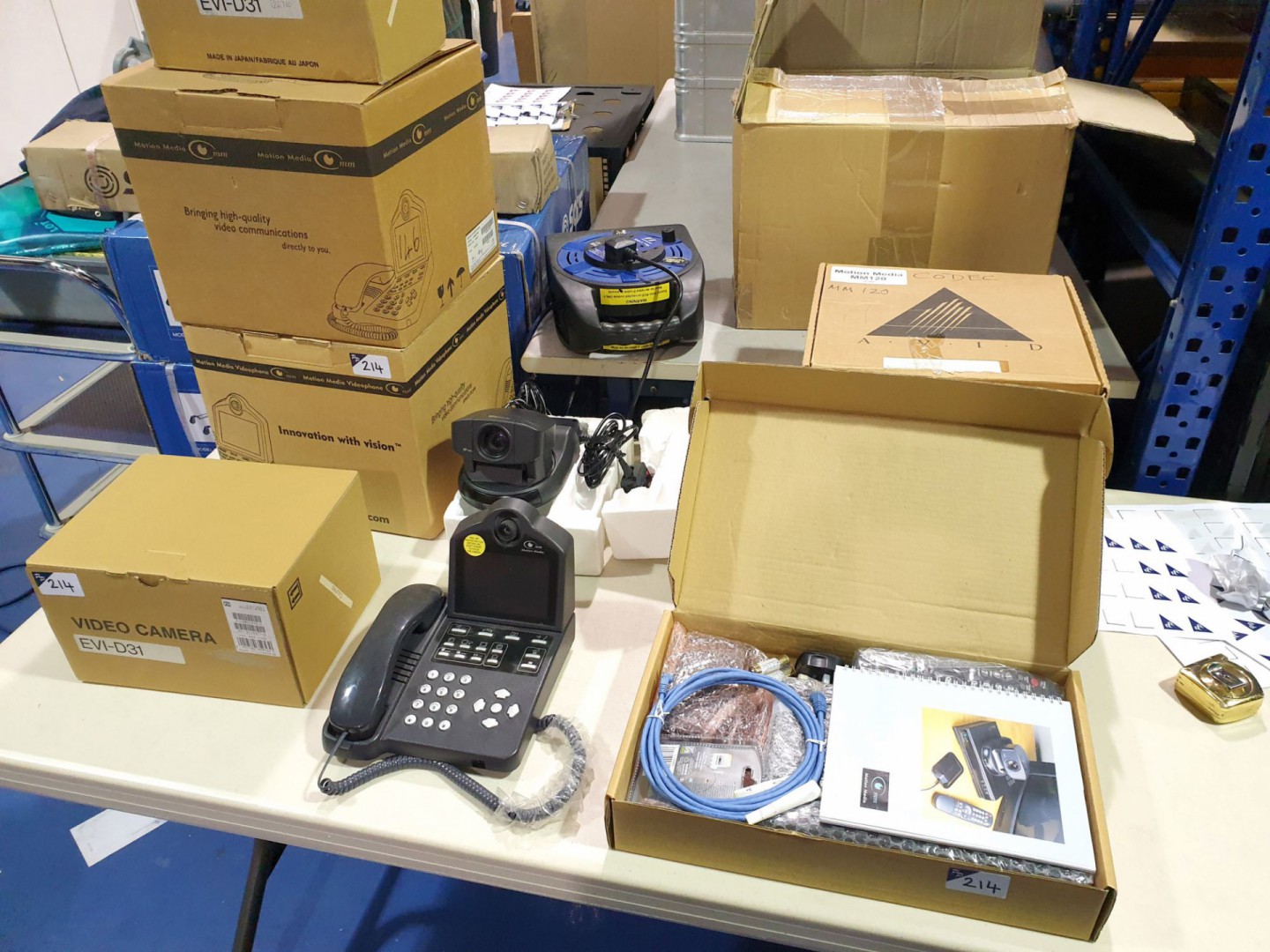 Qty Motion Media inc: 2x MM146 video phones, 7x MM...