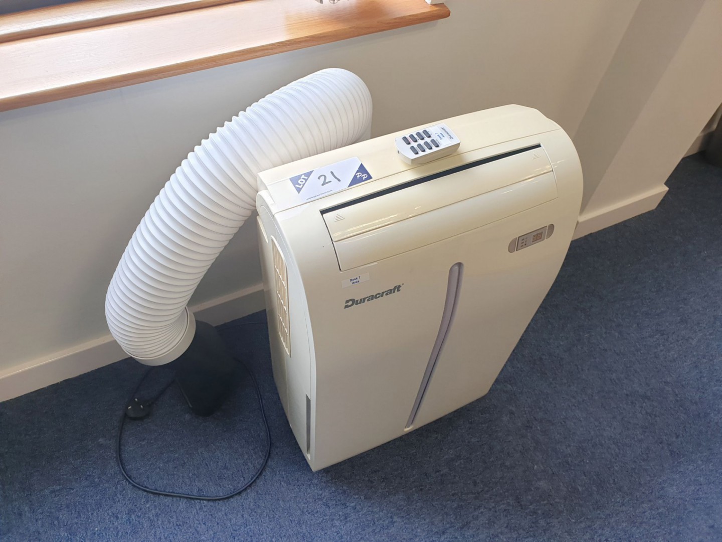 Kaz AMD-8500E portable air conditioning unit, 900W...