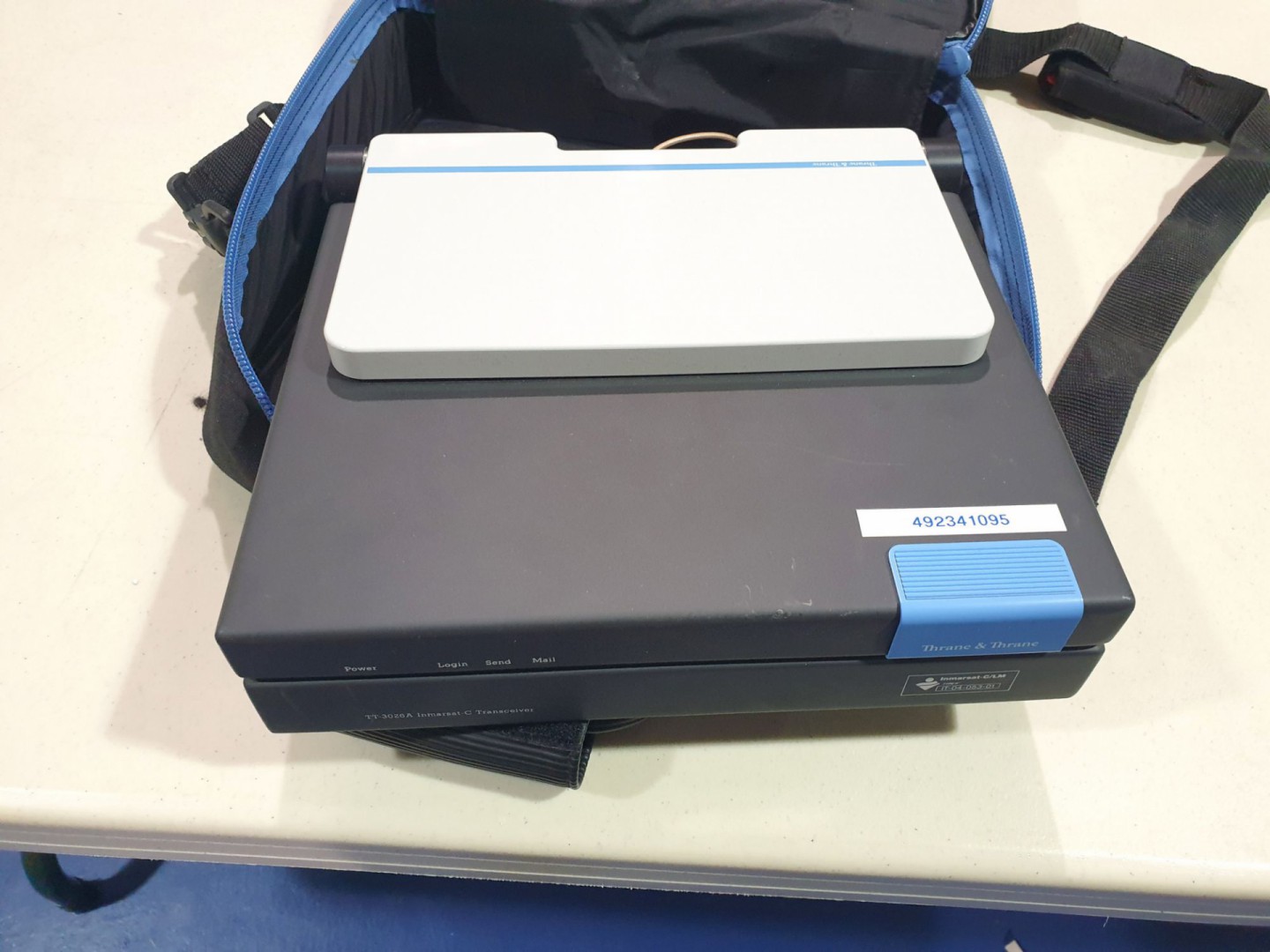 Thrane & Thrane TT-3026A Inmarsat-c portable capsa...