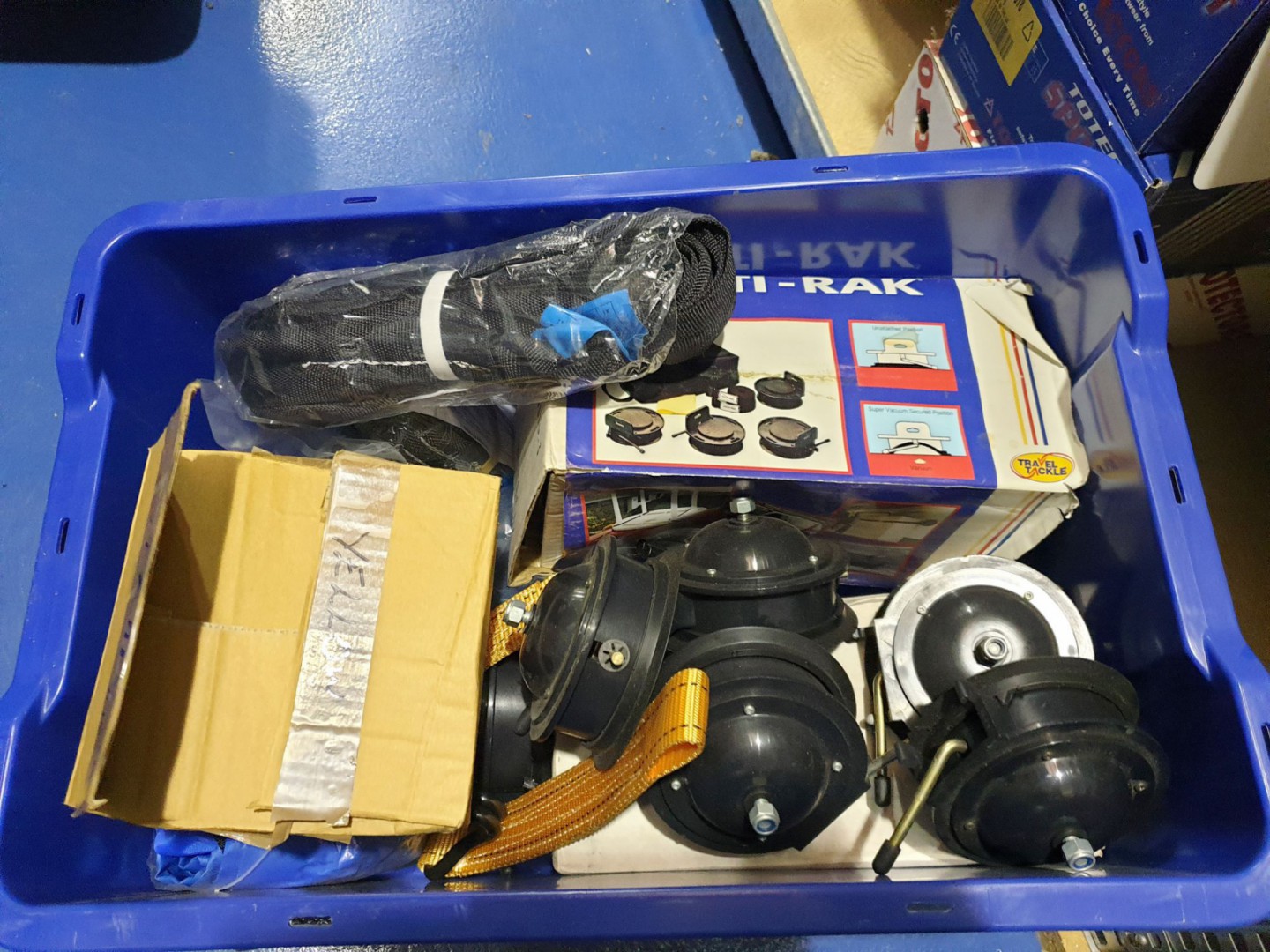 Qty various multi-rak suction cups, straps etc, 2x...