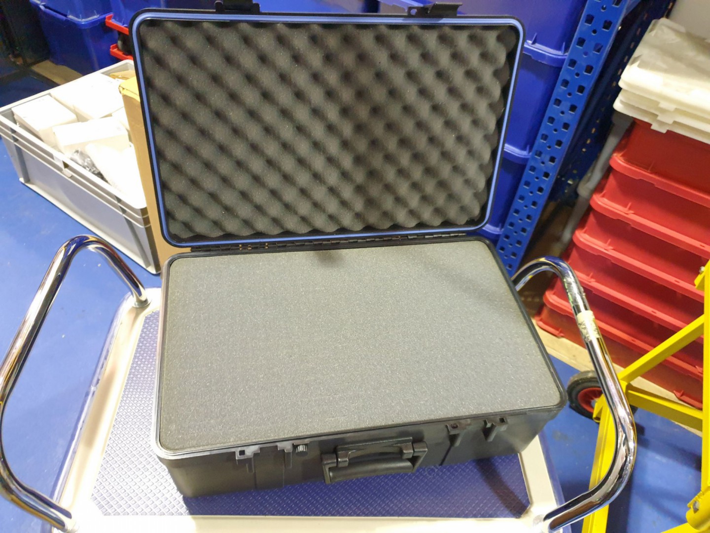 Black plastic protector case, 580x400x250mm (boxed...