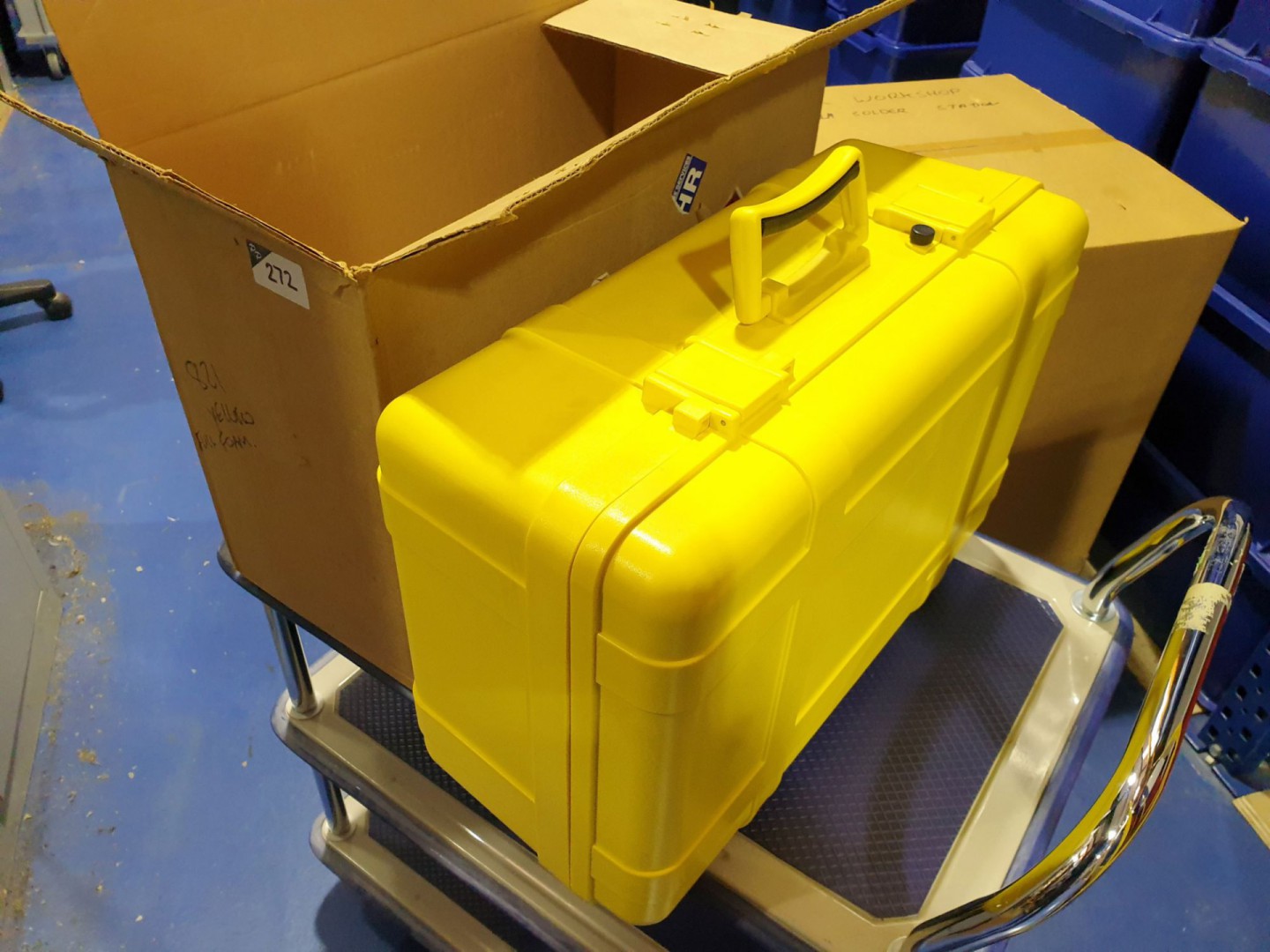 Yellow plastic protector case, 580x400x250mm (boxe...