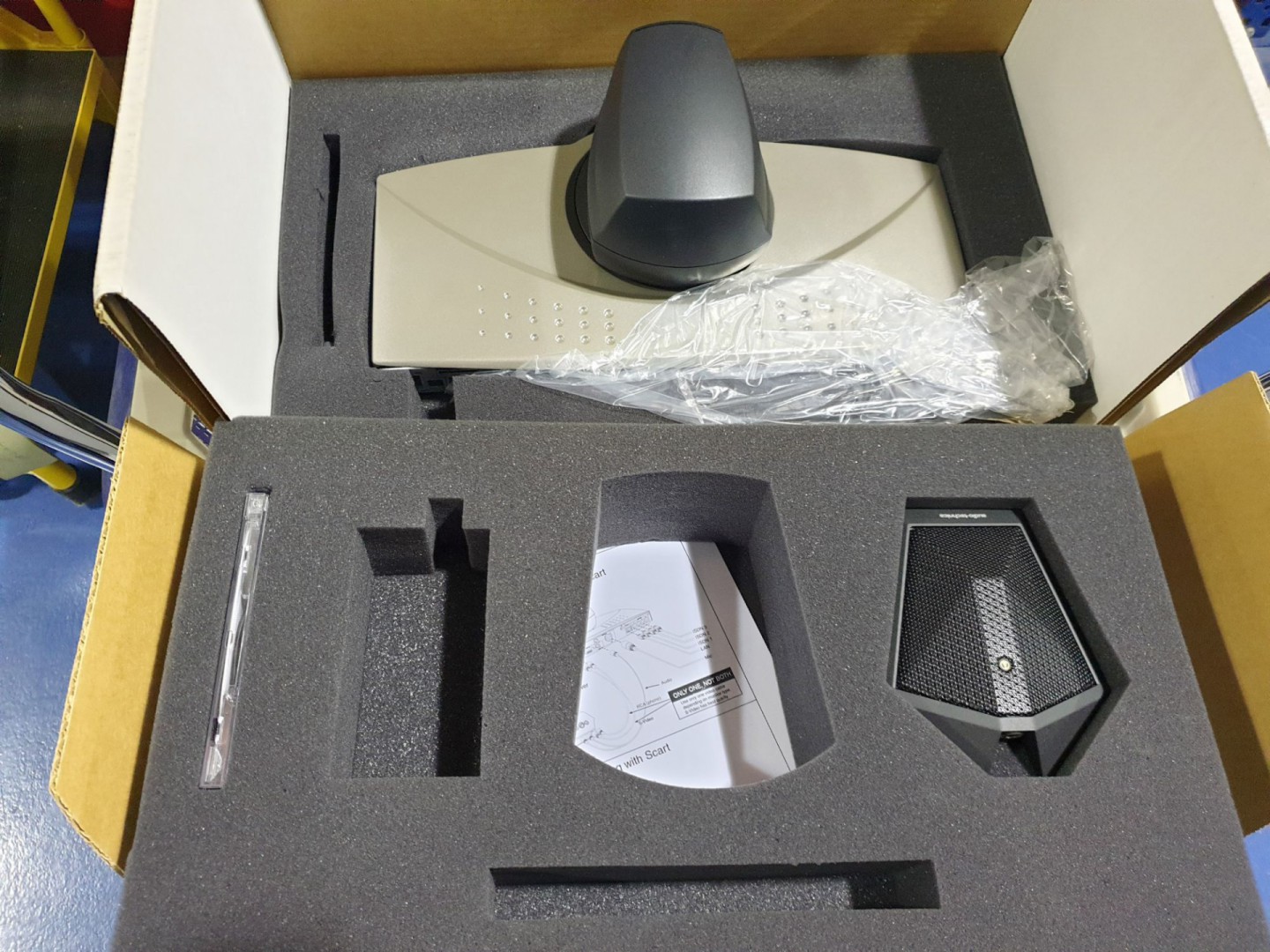 Tandberg 550MXP video conferencing system with acc...