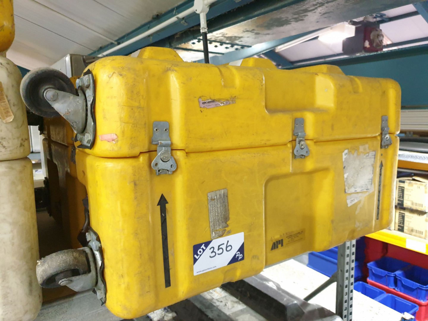 Hardigg yellow plastic mobile transit case, 26x28x...
