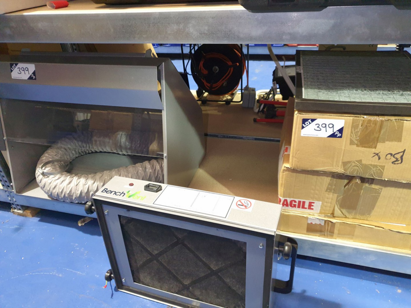Bench Vent bench type extraction system with filte...