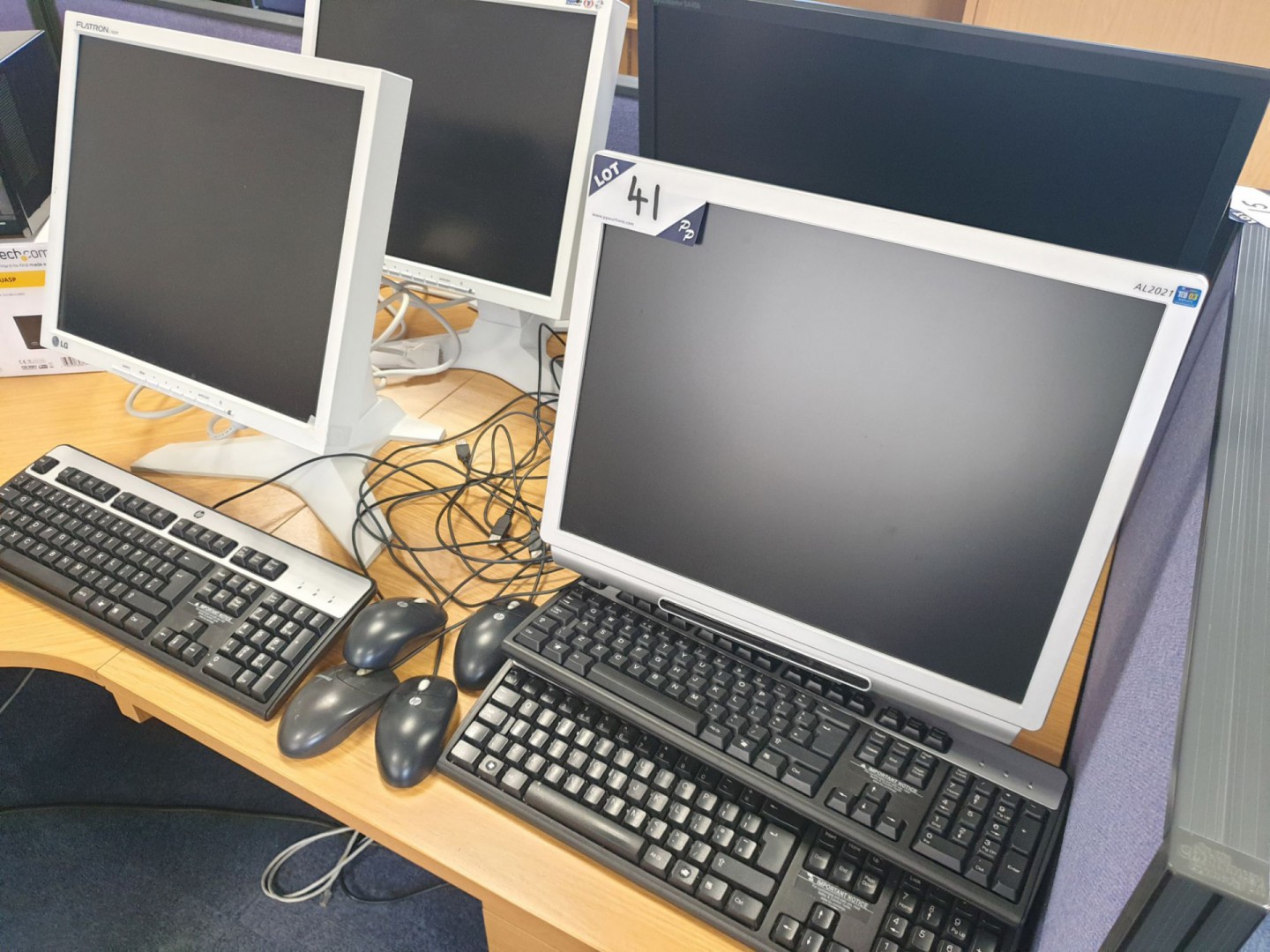 4x LG, Samsung etc LCD monitors, keyboards etc