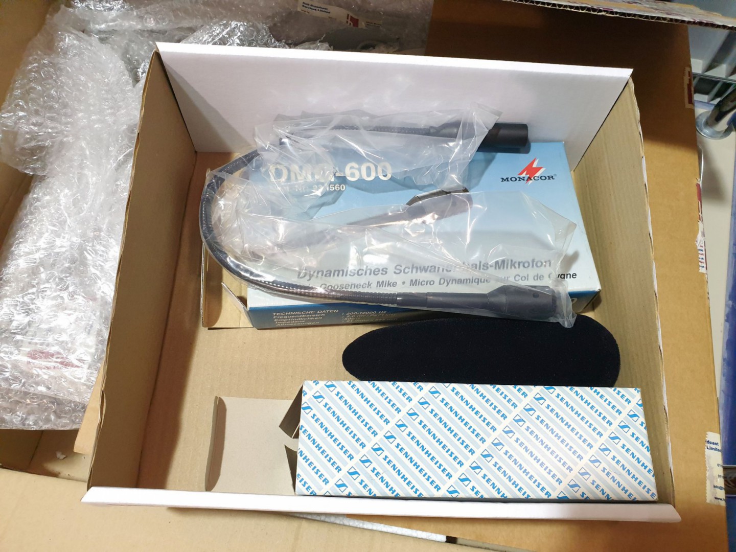 Monacor DMG-600 dynamic goose neck microphone (box...
