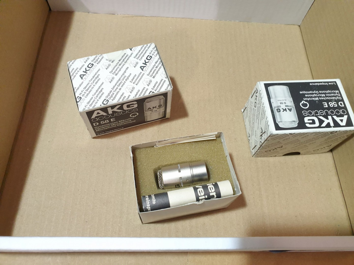 2x AKG Acoustics D58E dynamic microphones (boxed &...