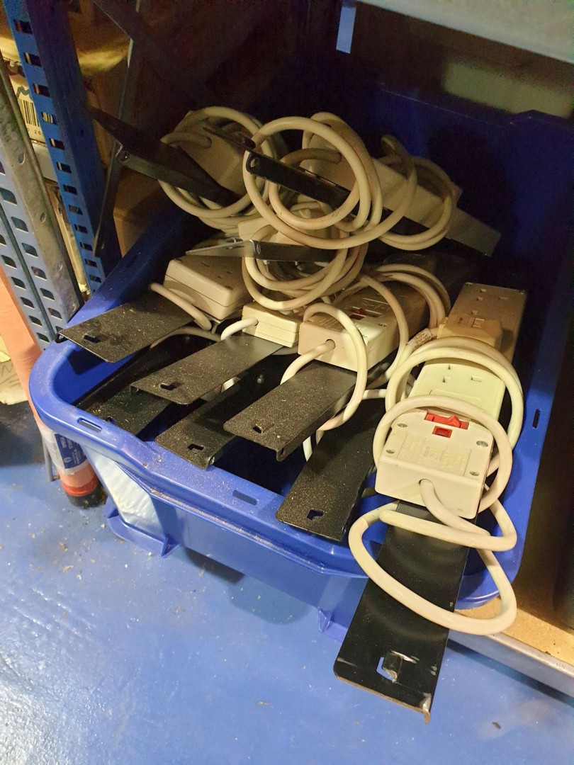 10x RS 4 socket extension leads, 240v