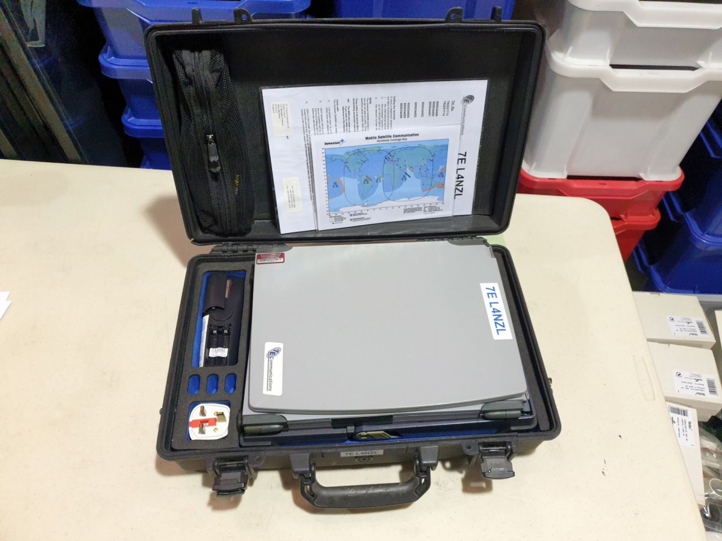 Nera M4 World Communicator Gan antenna terminal in...