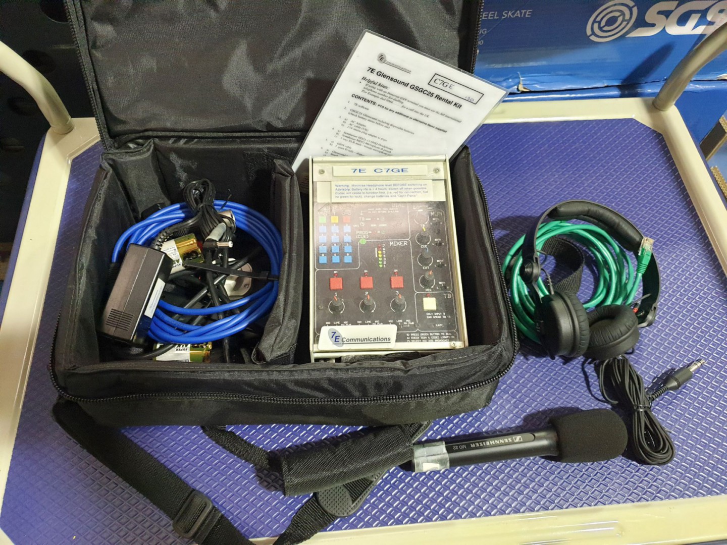 Glensound GSGC25 ISDN mixer, Sennheiser HD-25-13 h...