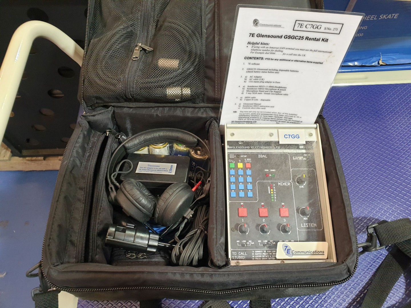 Glensound GSGC25 ISDN mixer, Sennheiser HD-25-13 h...