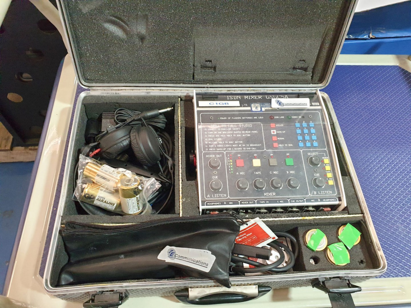 Glensound GSGC5A ISDN mixer, Sennheiser HD-25-13 h...