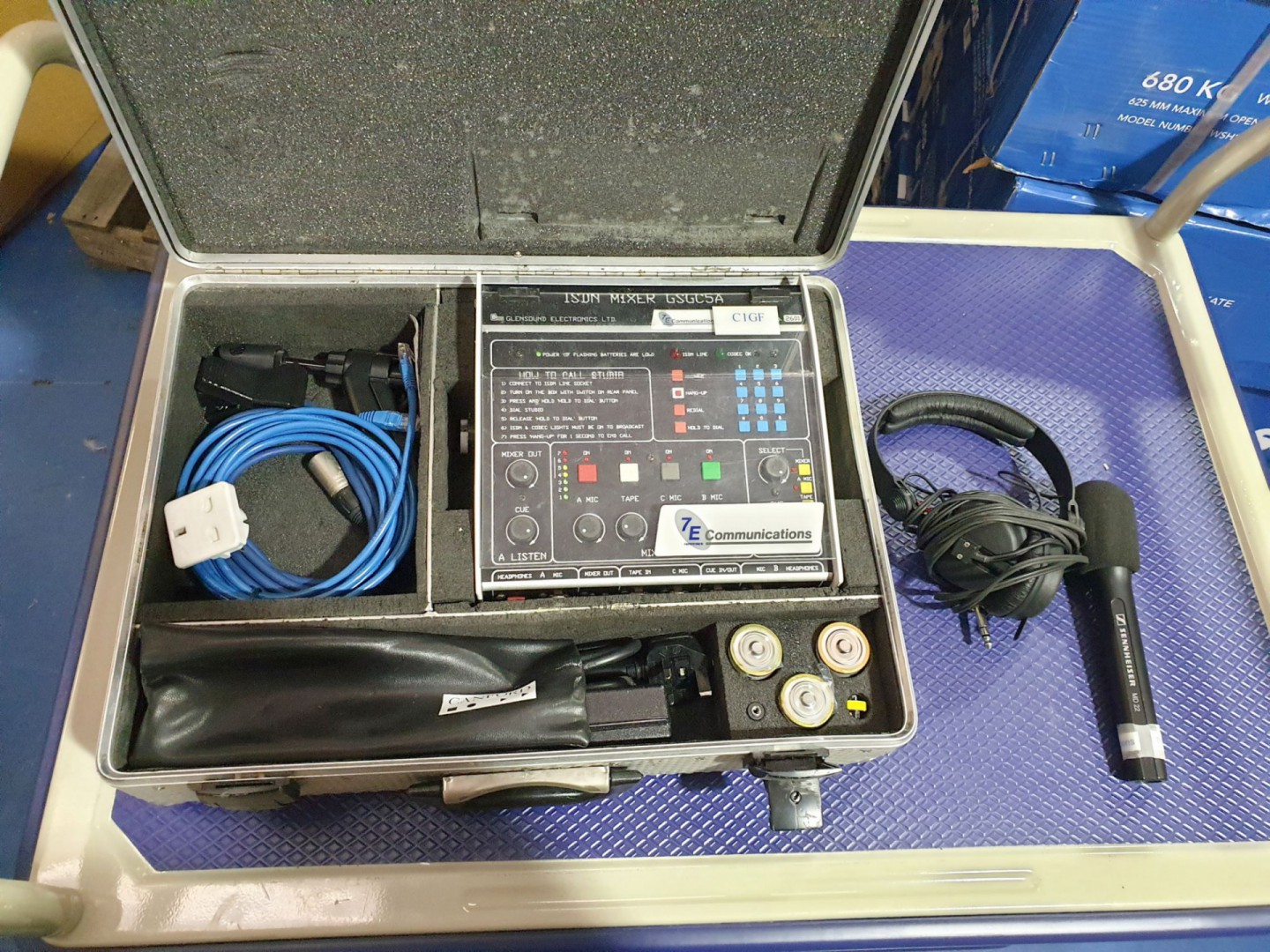 Glensound GSGC5A ISDN mixer, Sennheiser HD-25-13 h...