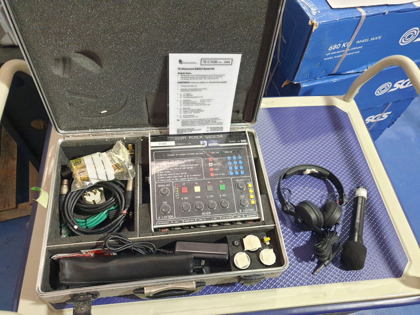 Glensound GSGC5A ISDN mixer, Sennheiser HD-25-13 h...
