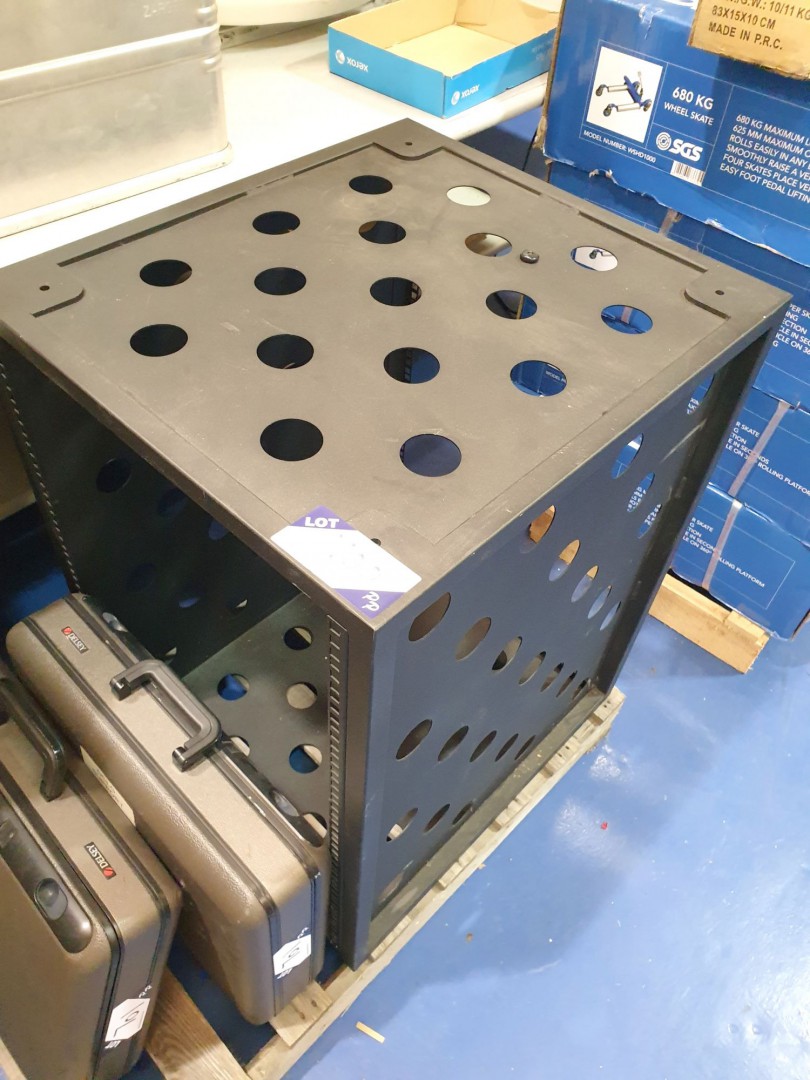Black metal equipment storage rack, 540x760x600mm