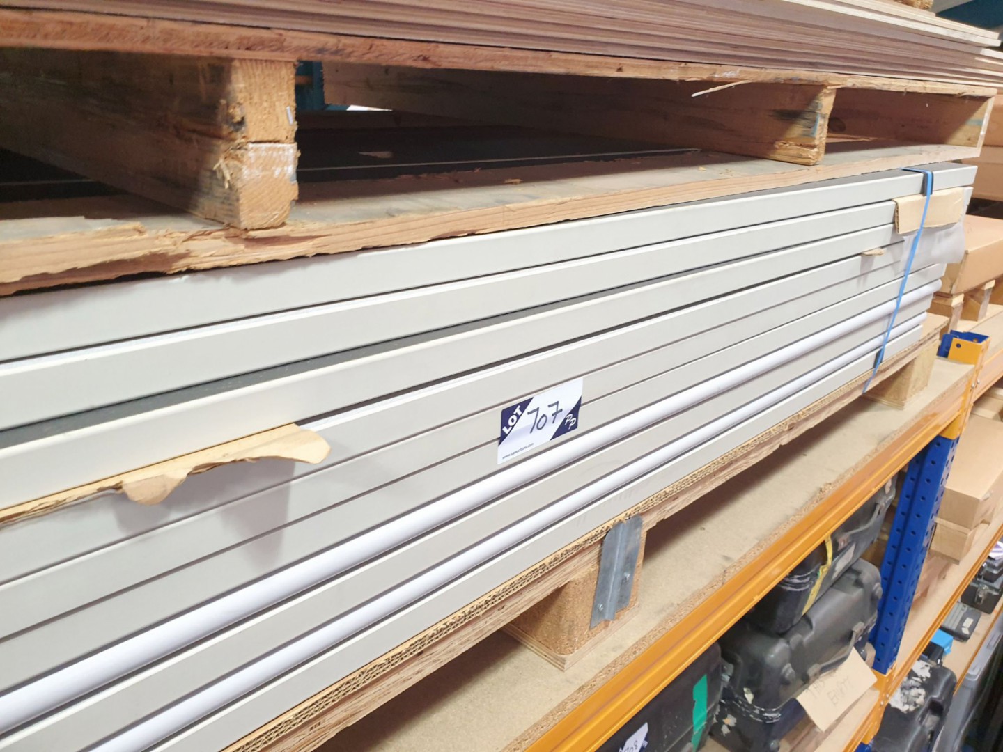 Qty various laboratory table tops / shelves, 900x1...