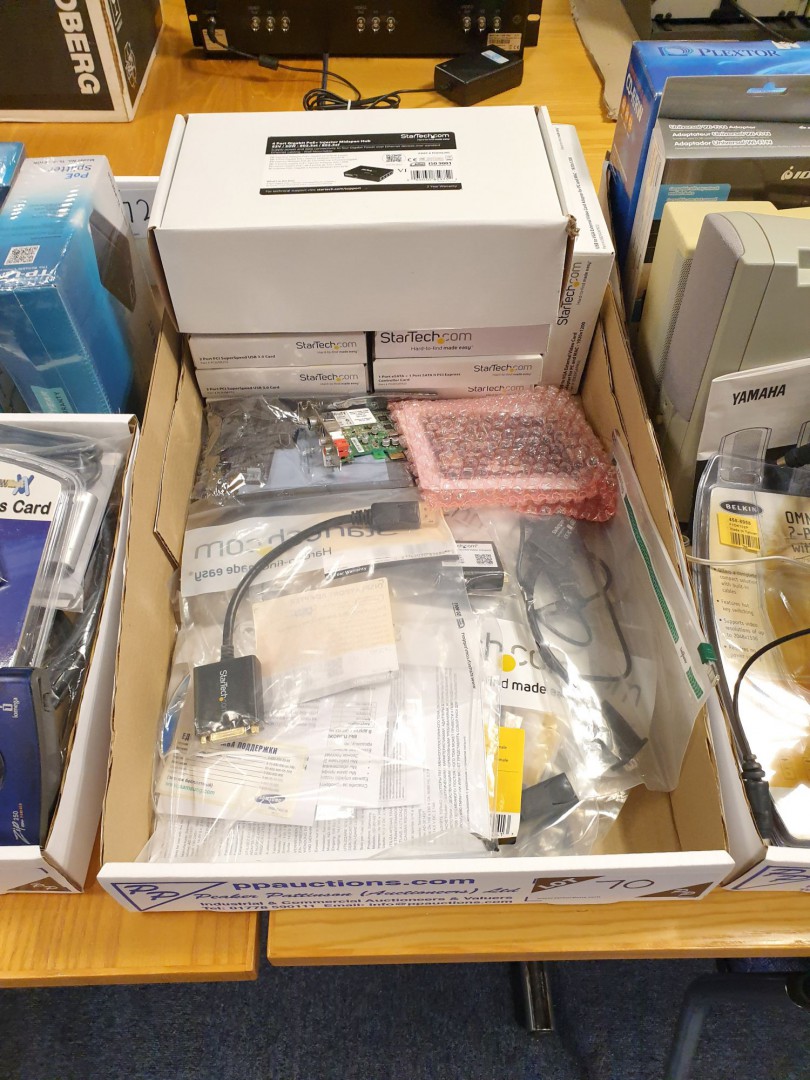Qty various Startech DisplayPort adaptors, Gigabit...