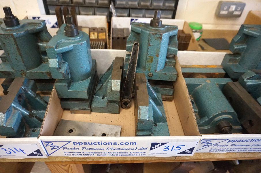 AMEND: 2x 150mm machine vices