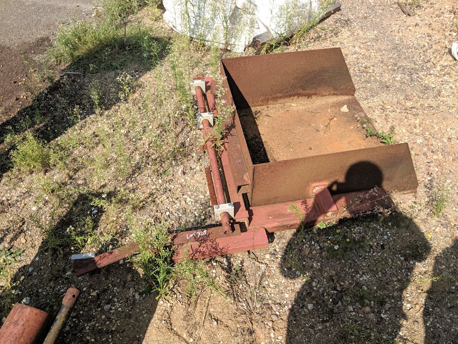 Forkable tipping loader, 30" wide