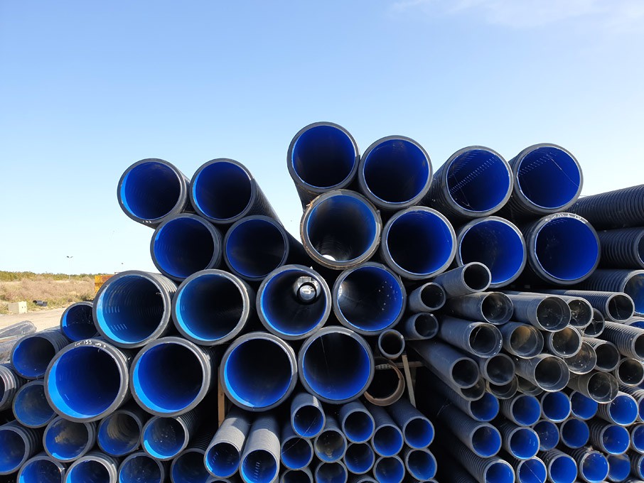 20 approx. 375mm dia Polypipe drainage ducting