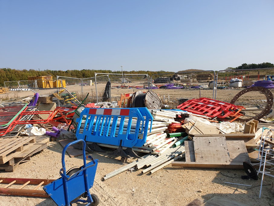 Large Qty metal & plastic pedestrian fencing