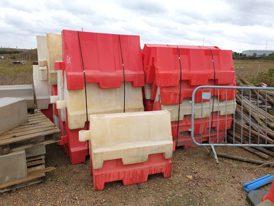 20x Evo red & white safety barriers, 1150x800mm &...
