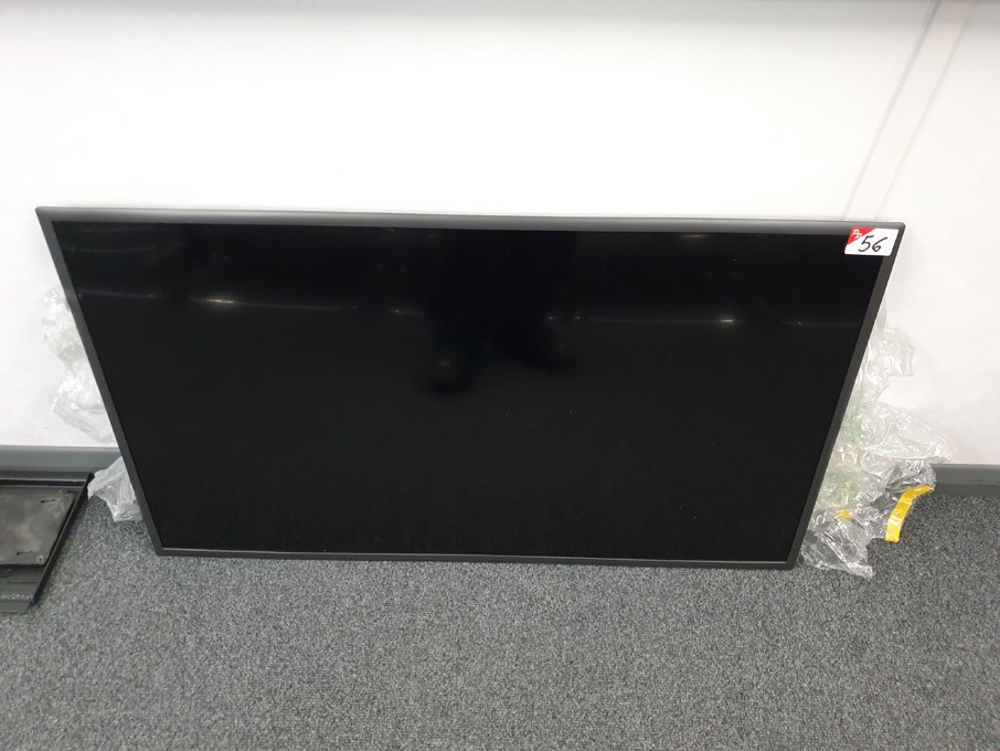 Samsung HG40EE670DK LED HD TV with remote control