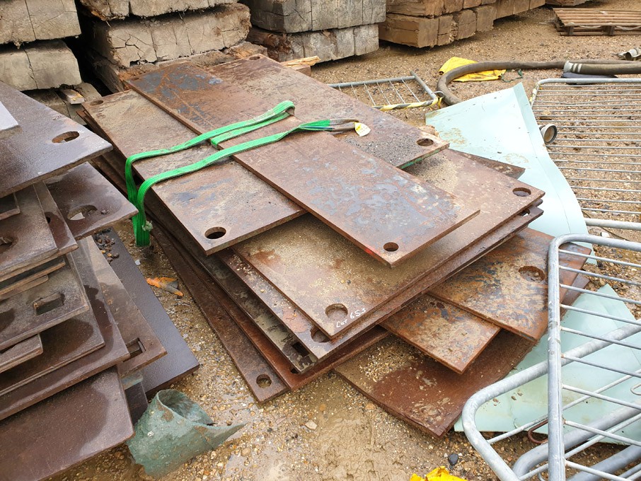12x steel road plates to 1250x250x20mm & 40mm thic...