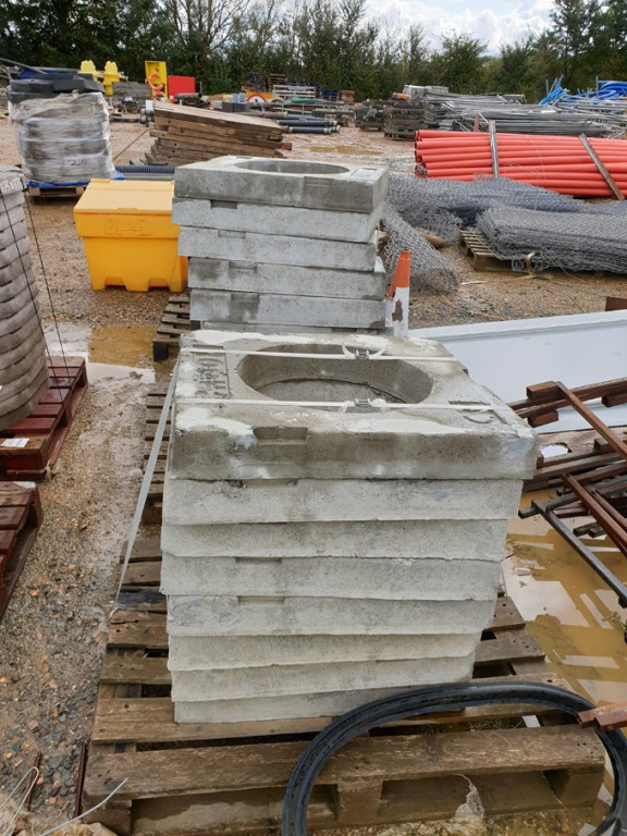 19x concrete 'croom' square adjusting units, 720x6...