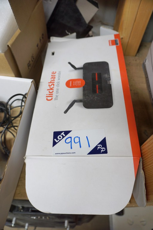 3x Barco R9861008 network ports with 4x Barco R986...
