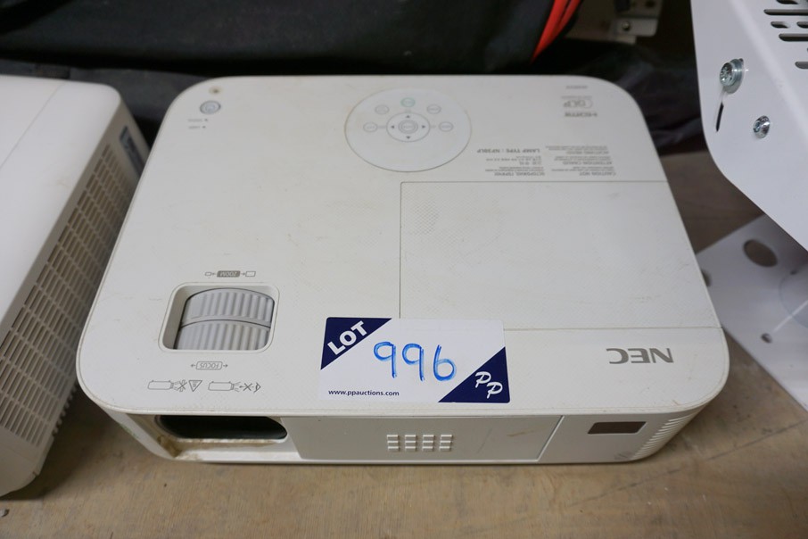 NEC M402X projector, HDMI