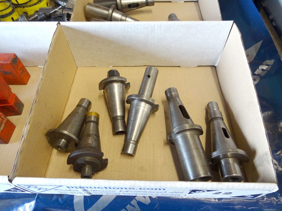Qty various 40 taper tool holders