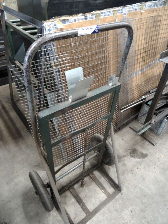 AMEND: Mobile bottle trolley