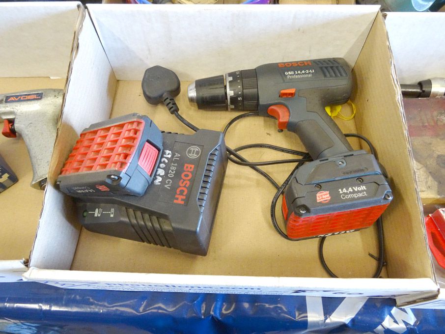 Bosch GSB 14, 4-2-L1 14.4v drill with 2 batteries...