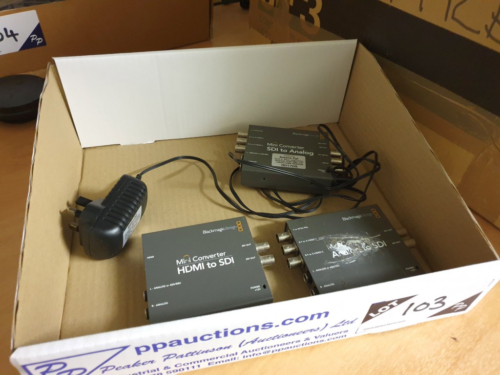 Blackmagic Design SDi to analog mini converter, Bl...