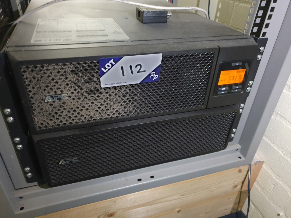APC SRT 5KXLi power supply unit with battery pack