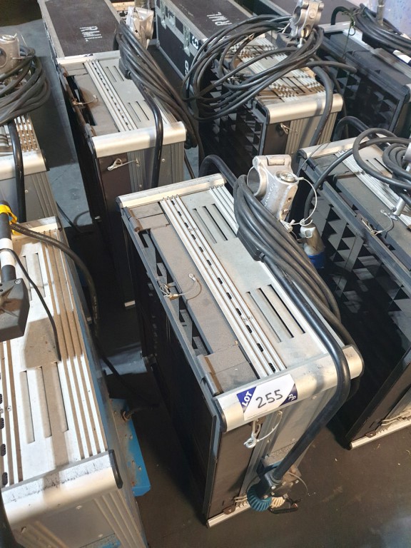 2x Arri Softlight studio lights, 5000W