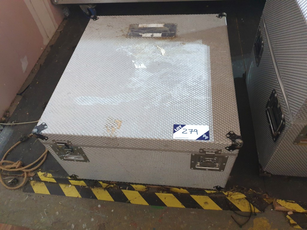 Aluminium transit case, 610x680x340mm