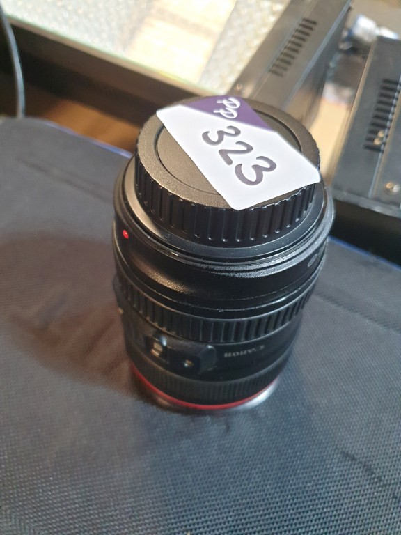 Canon 24-105mm zoom lens