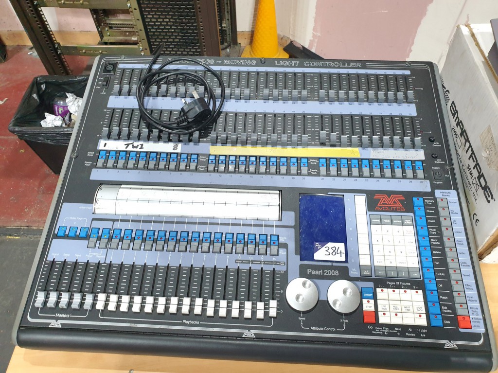 Avolites Pearl 2008 moving light controller consol...