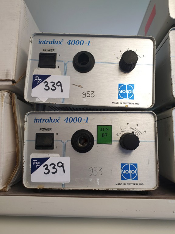 2x Intralux 4000-1 light sources