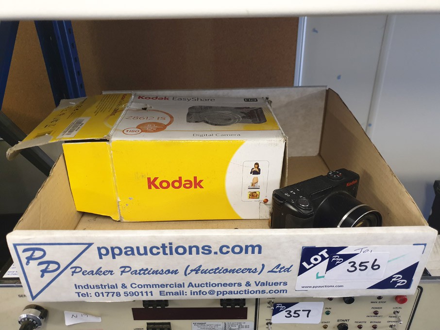 Kodak 28612 IS HD digital camera (no charger lead)