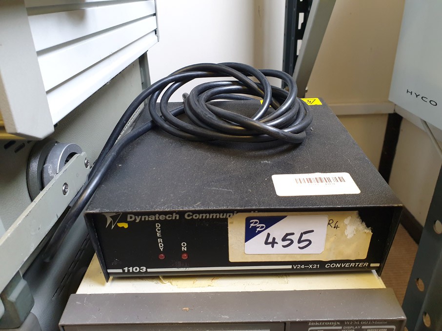 Dynatech 1103 V24-X21 communication convertor