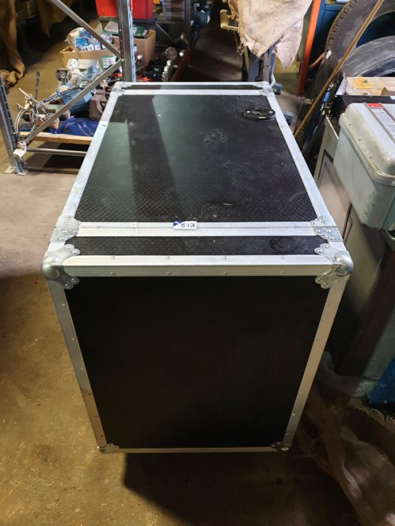 Mobile black transit case with 2x HP2840 work stat...