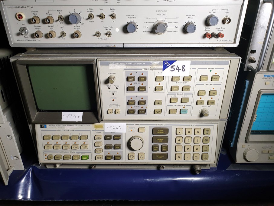 HP 8568A spectrum analyser with display