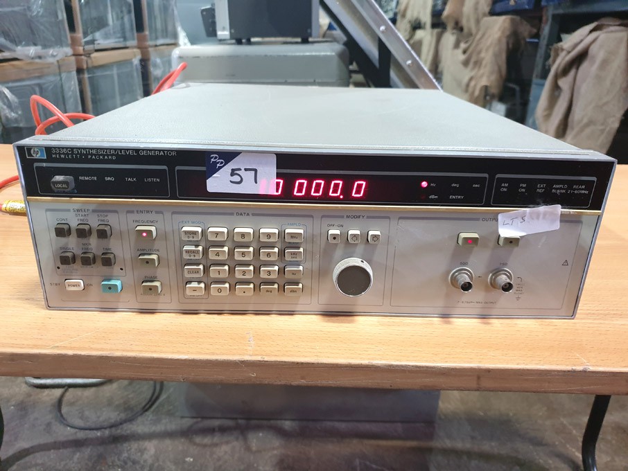 HP 3336C synthesiser / level generator