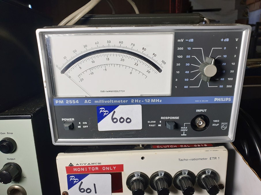 Philips PM2554 AC millivoltmeter, 2Hz-12MHz